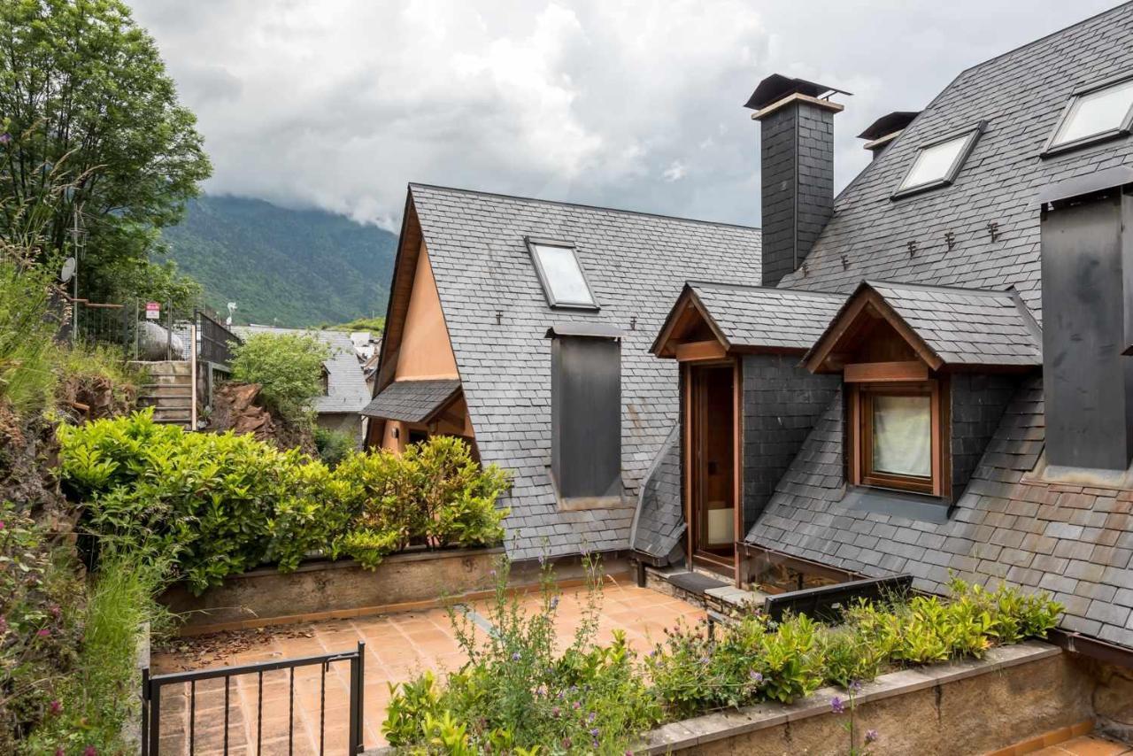 Casa Artiga De Lin By Seamount Rentals Les Bordes Exterior photo